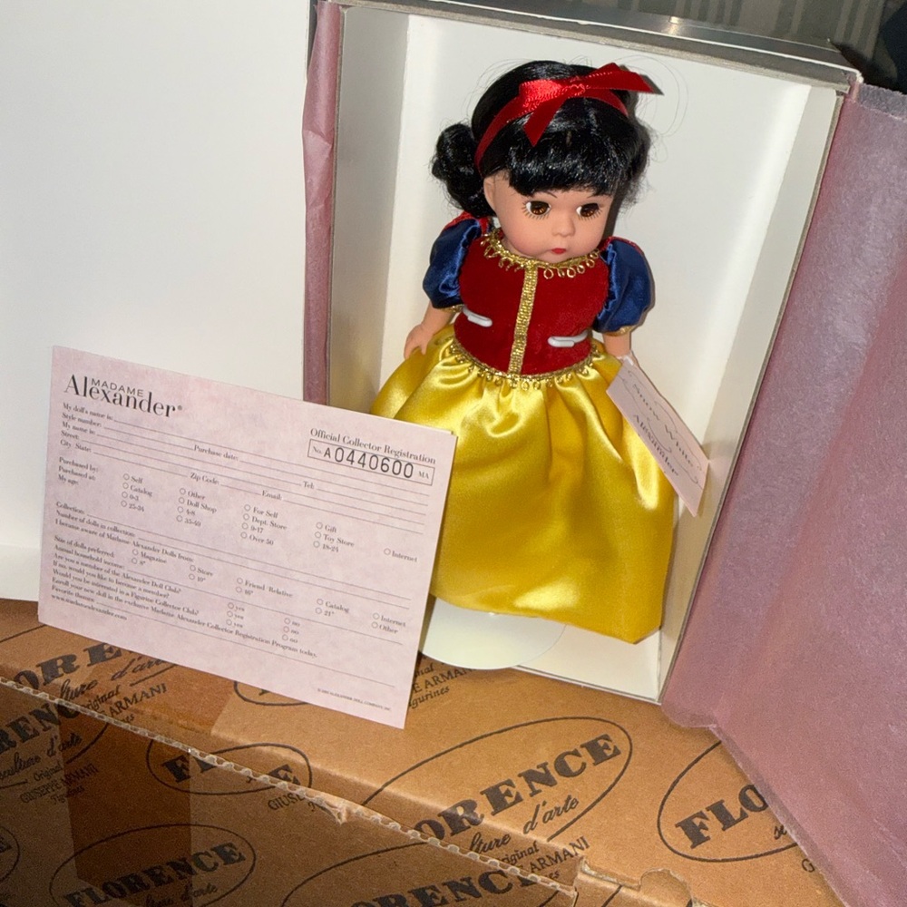 Madame Alexander Doll - “Snow White” new with tags & certificates still tied in
